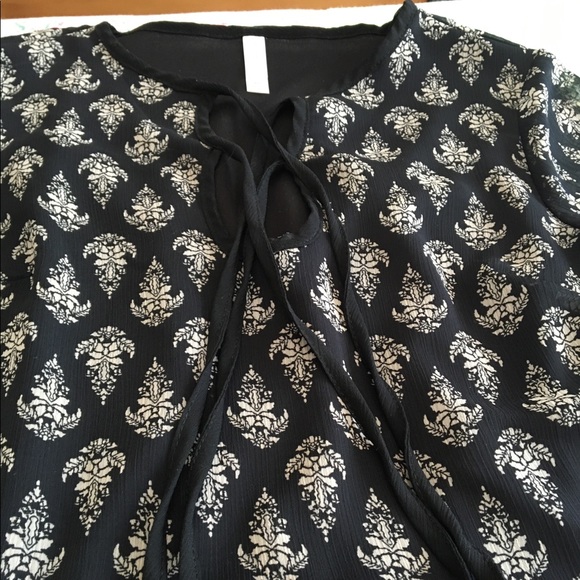 Patterned Mini Dress - Picture 6 of 7